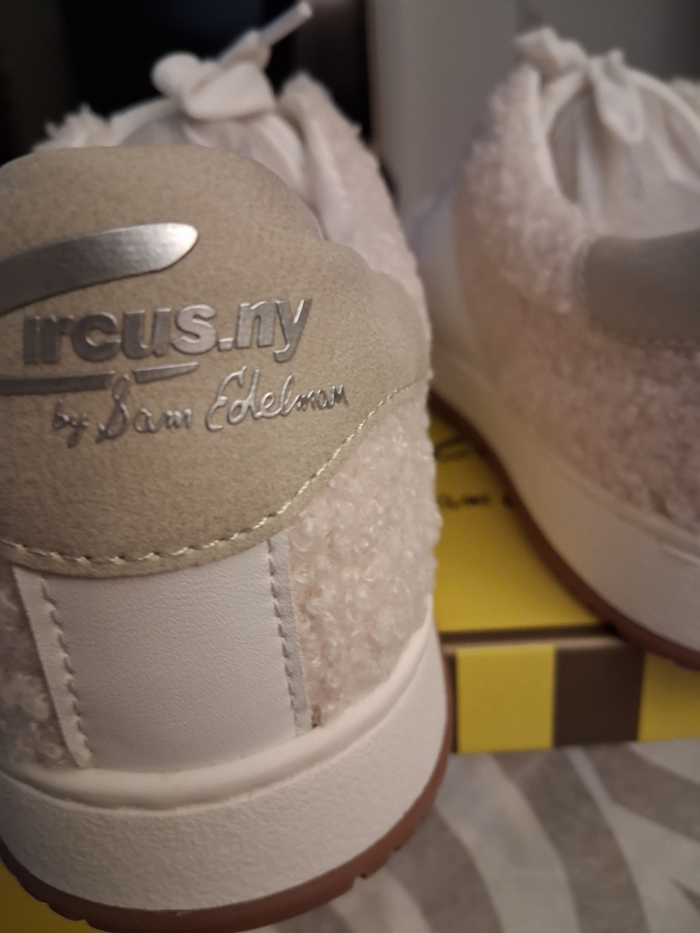NEW W/BOX Circus by Sam Edelman US Size 9M, Cream Sherpa Lace-Up Sneakers - Picture 15 of 16